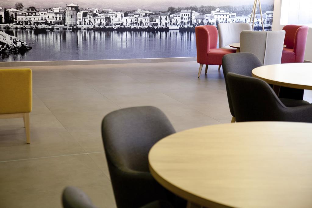Port Eugeni Hotel Cambrils Luaran gambar